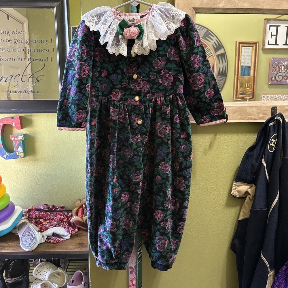 VTG 90s Girls Floral‎ Velvet Romper Jumpsuit Outfit 2T Button Front Playclothes